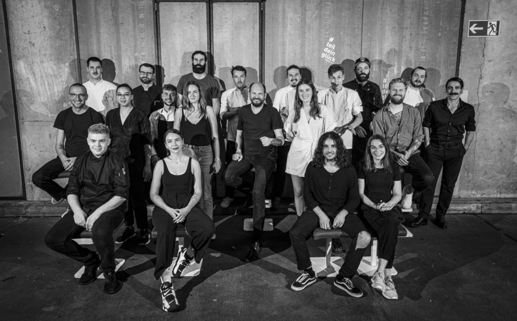 CRACKERS TEAM Trendy CasualDining Grill in Berlin Mitte